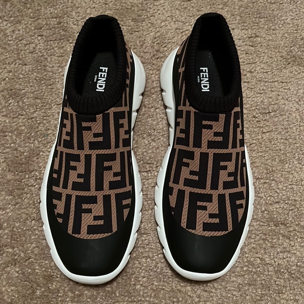 FENDI sneakers size 5 us in men, never worn, only tried on indoor.